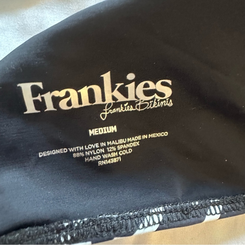 Frankies Bikini Aleisha Eco Bikini Top size M - Picture 7 of 8